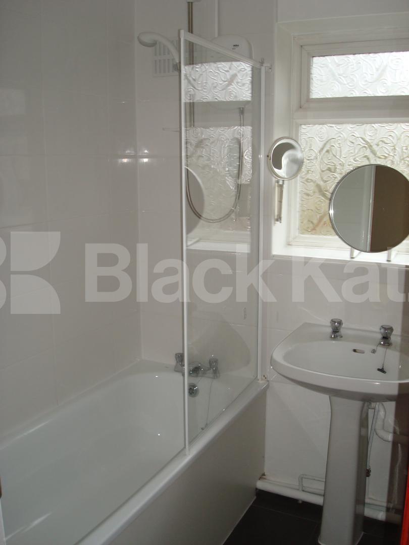 			New Instruction, 4 Bedroom, 1 bath, 1 reception House			 Green lanes, Manor house