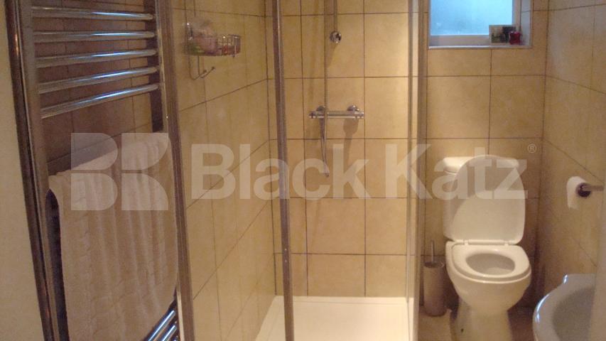 			New instruction, 1 Bedroom, 1 bath, 1 reception Flat			 Perth road, Finsbury park / Stroud green