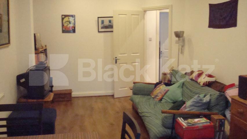 			New instruction, 1 Bedroom, 1 bath, 1 reception Flat			 Perth road, Finsbury park / Stroud green