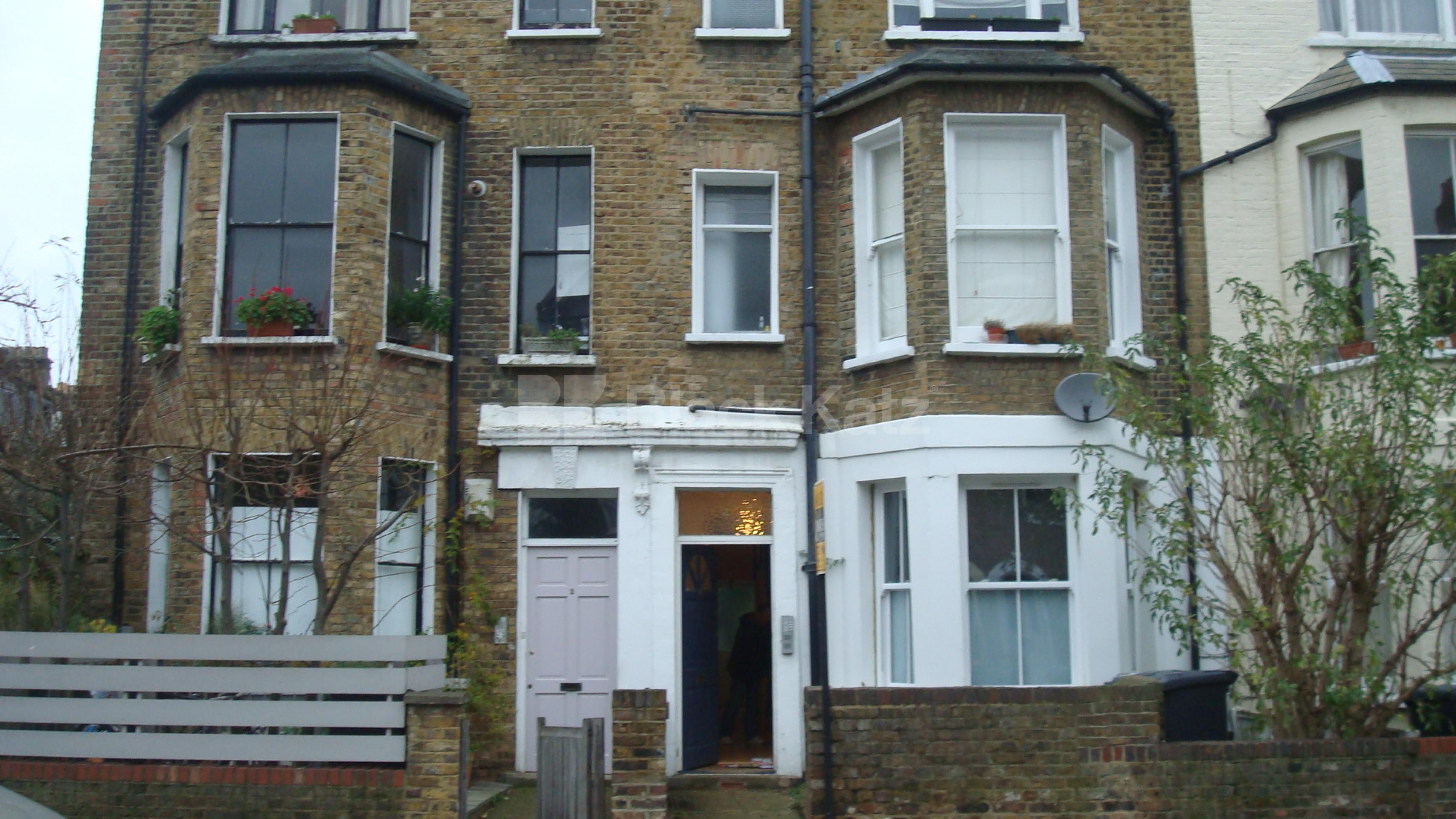 			New instruction, 1 Bedroom, 1 bath, 1 reception Flat			 Perth road, Finsbury park / Stroud green N4