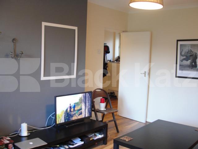 			NEW INSTRUCTION, 2 Bedroom, 1 bath, 1 reception Apartment			 Deeley Road, Vauxhall