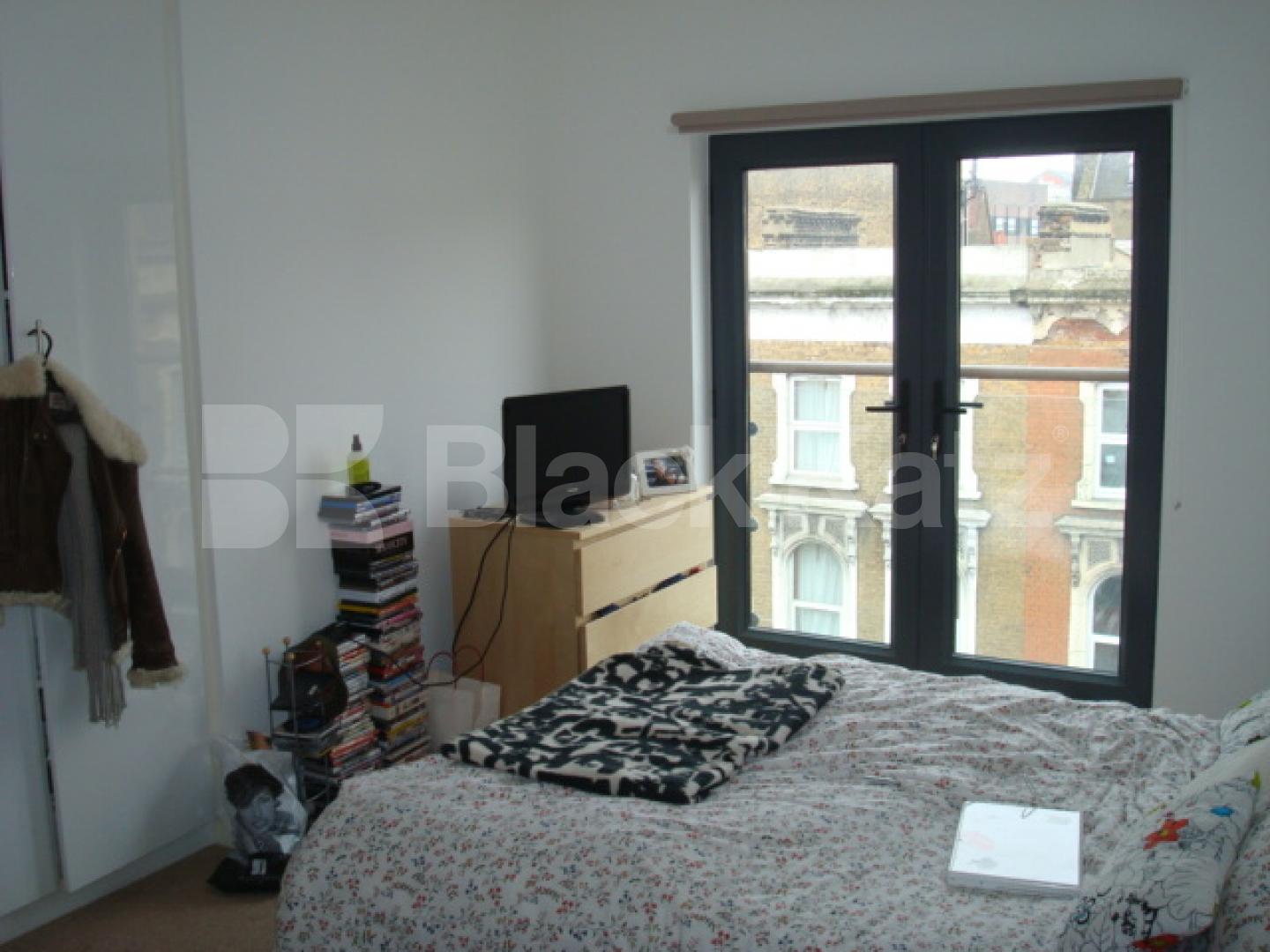 			A MUST SEE!!, 2 Bedroom, 1 bath, 1 reception Penthouse			 Graham Road, Dalston