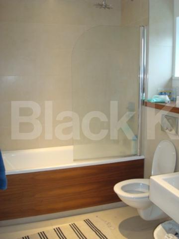 			A MUST SEE!!, 2 Bedroom, 1 bath, 1 reception Penthouse			 Graham Road, Dalston