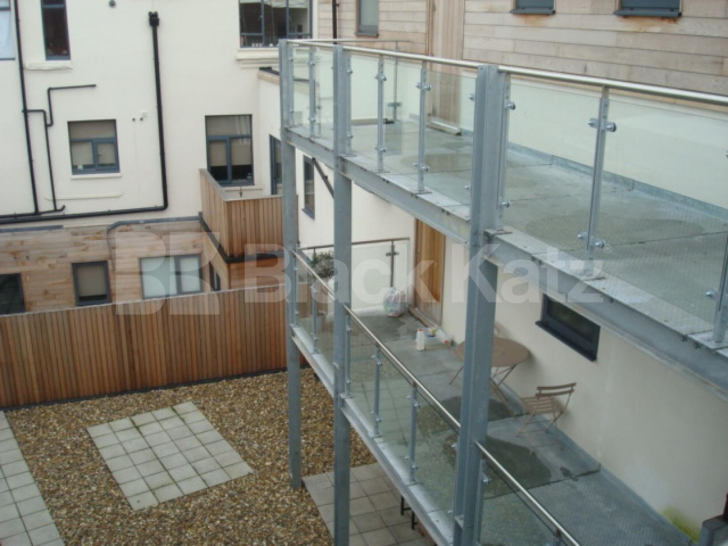 			A MUST SEE!!, 2 Bedroom, 1 bath, 1 reception Penthouse			 Graham Road, Dalston