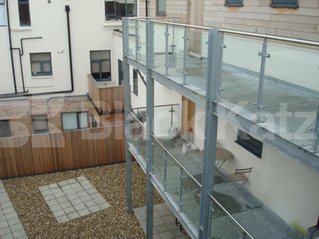 			A MUST SEE!!, 2 Bedroom, 1 bath, 1 reception Penthouse			 Graham Road, Dalston