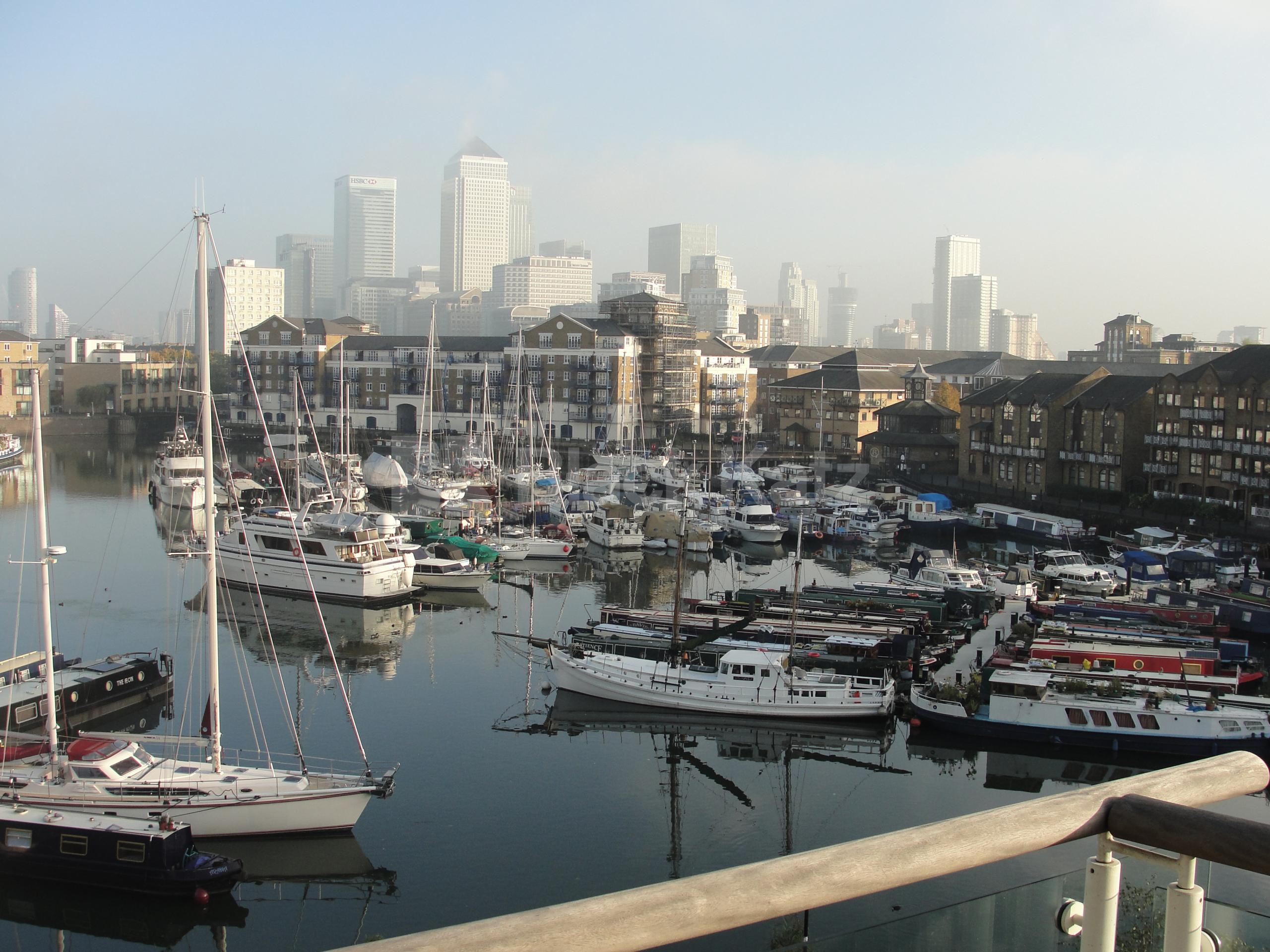 			NEW INSTRUCTION, 3 Bedroom, 1 bath, 1 reception Penthouse			 Branch Road, Limehouse  E14