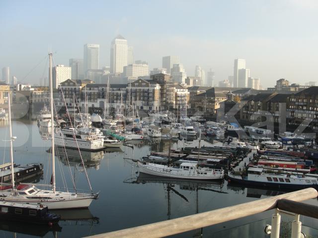 			NEW INSTRUCTION, 3 Bedroom, 1 bath, 1 reception Penthouse			 Branch Road, Limehouse 