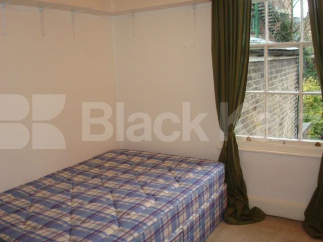 			BEAUTIFUL 1960's Period House, 3 Bedroom, 1 bath, 1 reception Terraced House			 Shrubland Road, London Fields