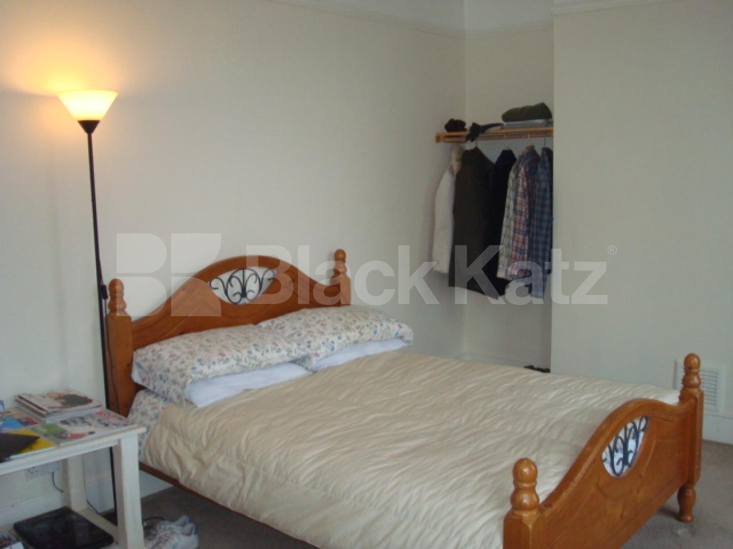 			BEAUTIFUL 1960's Period House, 3 Bedroom, 1 bath, 1 reception Terraced House			 Shrubland Road, London Fields