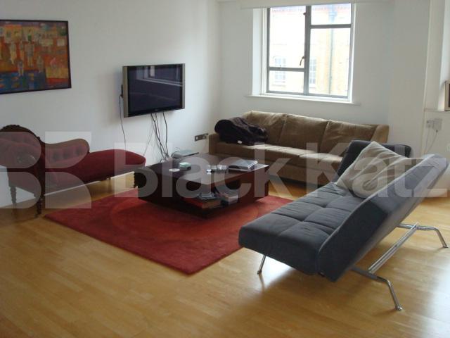 			2 Bedroom, 1 bath, 1 reception Flat			 St John's Street, Clerckenwell / Islington