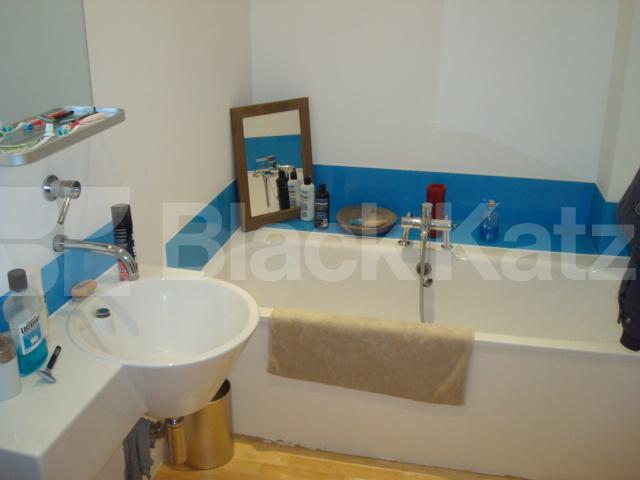 			2 Bedroom, 1 bath, 1 reception Flat			 St John's Street, Clerckenwell / Islington