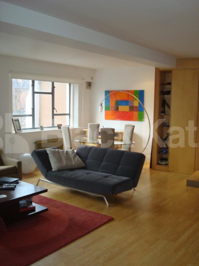 			2 Bedroom, 1 bath, 1 reception Flat			 St John's Street, Clerckenwell / Islington