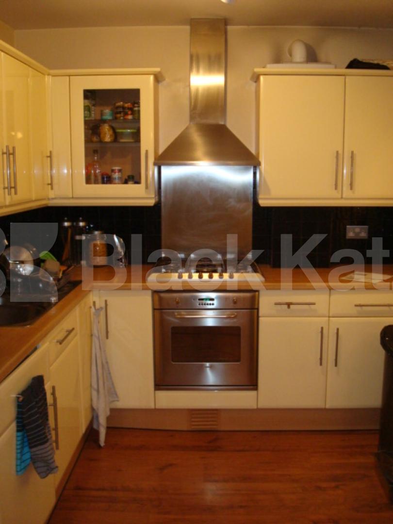 			Warehouse Conversion!!!, 2 Bedroom, 1 bath, 1 reception Apartment			 Bow Road, Bow