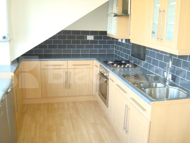 			Brand new instruction, 3 Bedroom, 1 bath, 1 reception Flat			 ALKHAM ROAD, Stoke Newington
