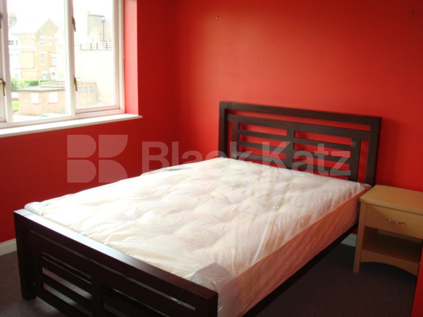 			BRAND NEW INSTRUTION/Good For Sharers !!, 2 Bedroom, 1 bath, 1 reception Flat			 Myddleton Ave, Manor House/Finsbury park