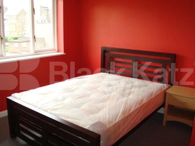			BRAND NEW INSTRUTION/Good For Sharers !!, 2 Bedroom, 1 bath, 1 reception Flat			 Myddleton Ave, Manor House/Finsbury park