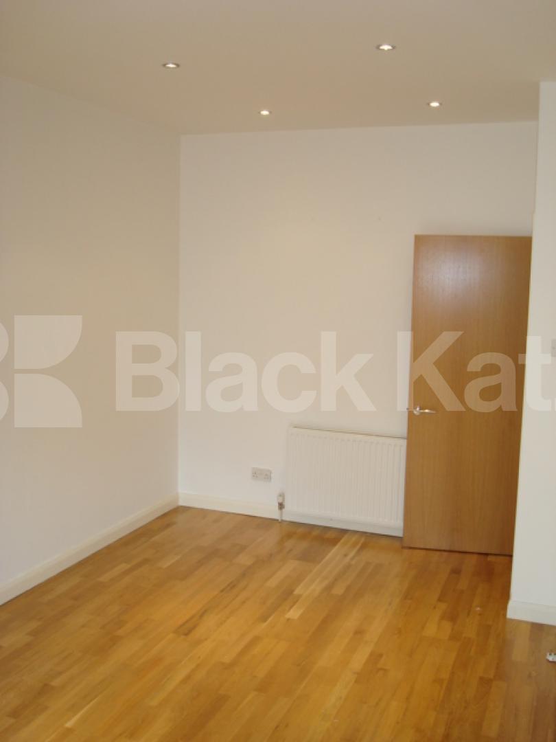 			MODERN 1 BED NEAR CLISSOLD PARK!, 1 Bedroom, 1 bath, 1 reception Flat			 Allen Road, STOKE NEWINGTON N16