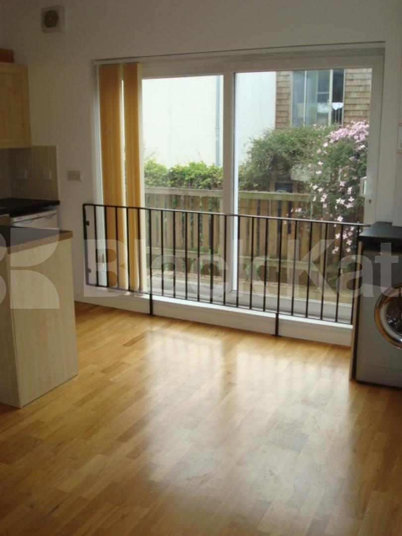 			MODERN 1 BED NEAR CLISSOLD PARK!, 1 Bedroom, 1 bath, 1 reception Flat			 Allen Road, STOKE NEWINGTON N16