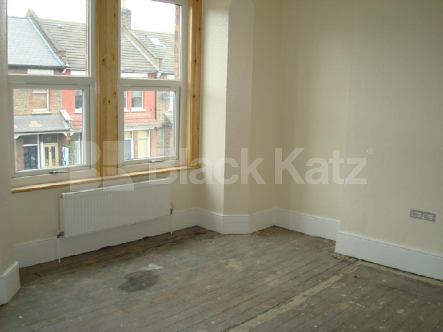 			3 Bedroom, 1 bath, 1 reception Flat			 Vartry road, Stamford Hill / Manor House