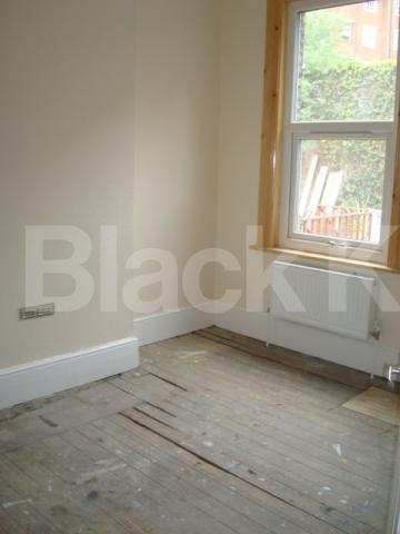 			3 Bedroom, 1 bath, 1 reception Flat			 Vartry road, Stamford Hill / Manor House