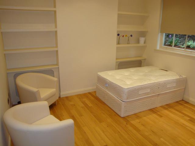 			LET, Studio Apartment, 1 bath, 1 reception Studio			 Frognal, HAMPSTEAD