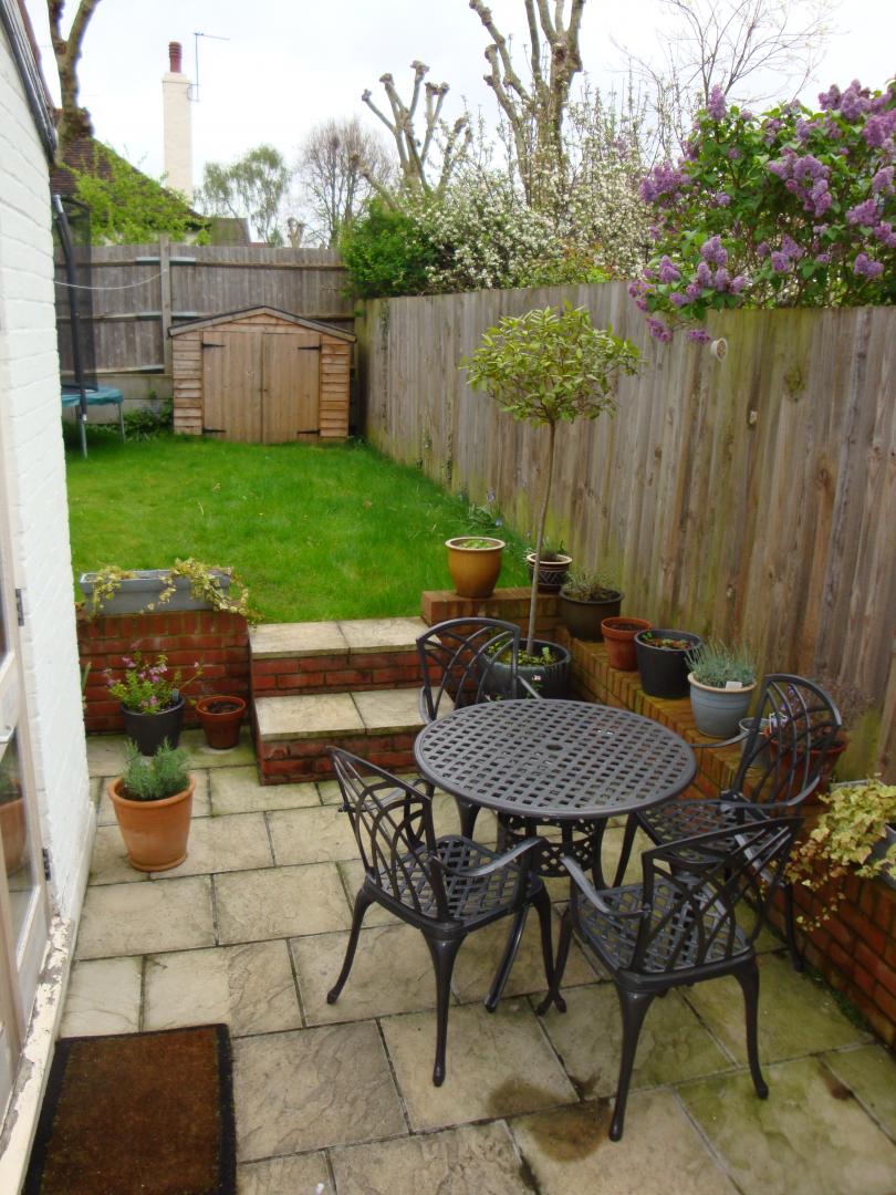 			MUST SEE HOUSE!!!, 4 Bedroom, 1 bath, 1 reception Flat			 Lynmouth Road, EAST FINCHLEY