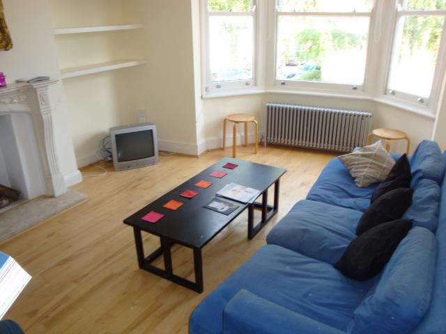 			NEW INSTRUCTION!, 4 Bedroom, 1 bath, 1 reception Flat			 Sumatra Road, WEST HAMPSTEAD