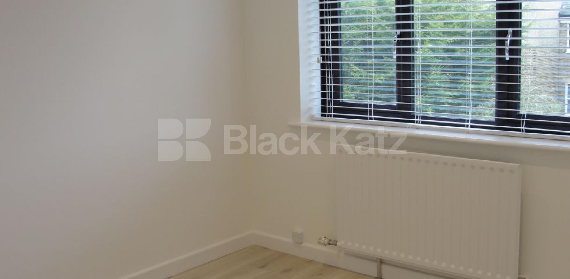 			UNDER OFFER , 3 Bedroom, 1 bath, 1 reception House			 King Garth Mews, Forrest Hill