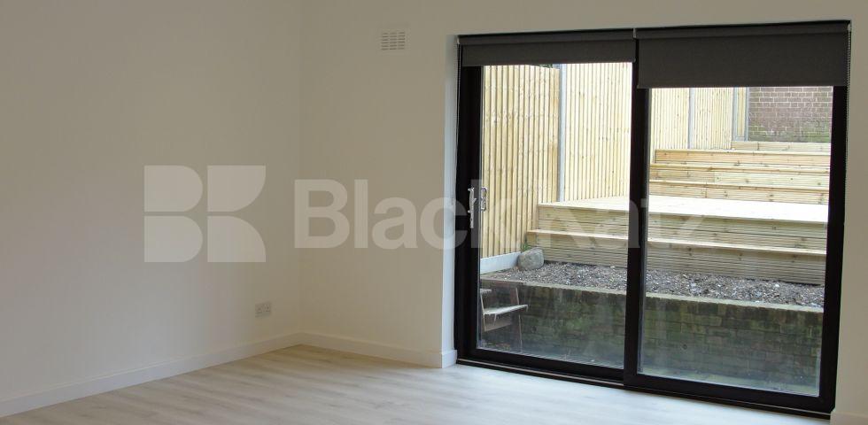 			UNDER OFFER , 3 Bedroom, 1 bath, 1 reception House			 King Garth Mews, Forrest Hill