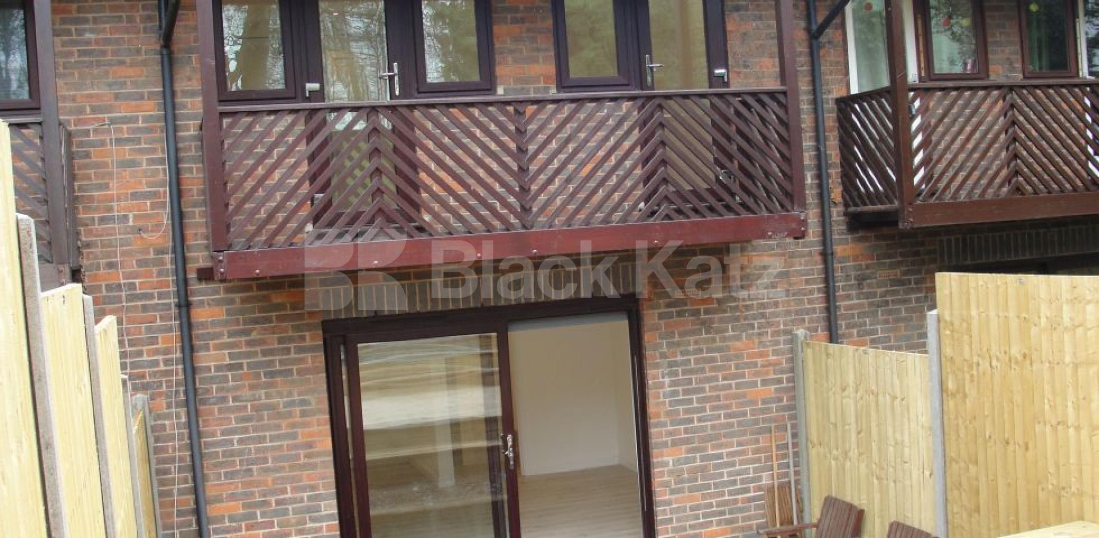 			UNDER OFFER , 3 Bedroom, 1 bath, 1 reception House			 King Garth Mews, Forrest Hill