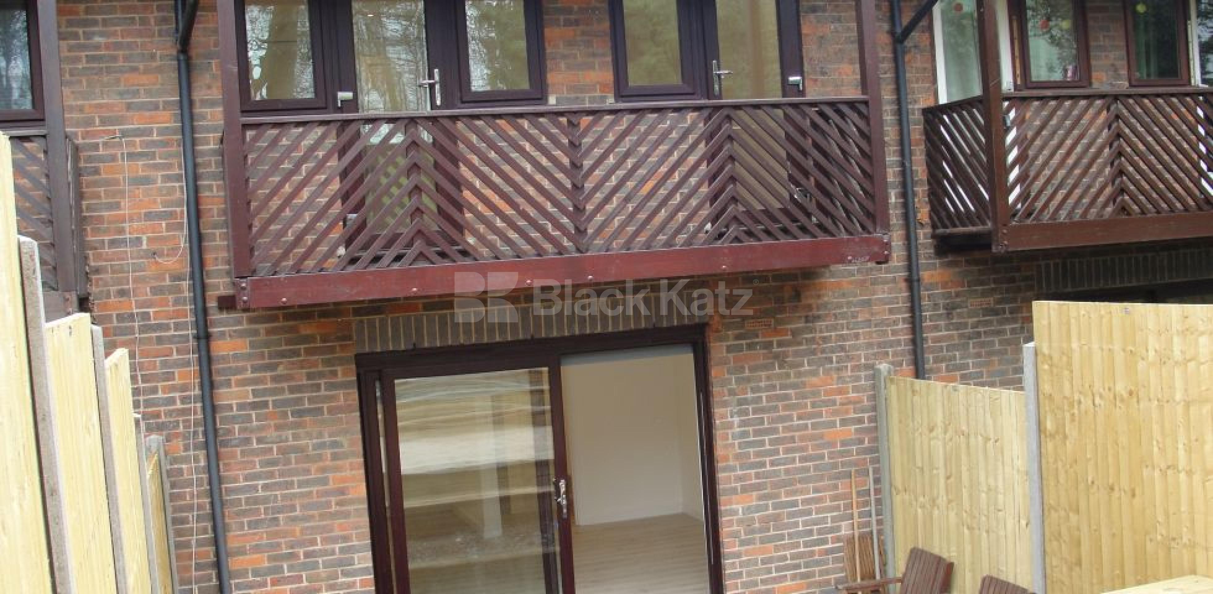 			UNDER OFFER , 3 Bedroom, 1 bath, 1 reception House			 King Garth Mews, Forrest Hill SE23