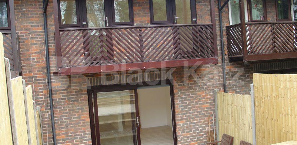 			UNDER OFFER , 3 Bedroom, 1 bath, 1 reception House			 King Garth Mews, Forrest Hill