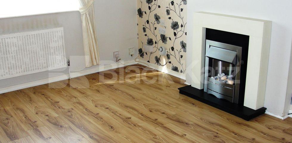 			NEW INSTRUCTION (private parking/ garage, 3 Bedroom, 1 bath, 1 reception End Terraced House			 Nightingale Vale , Woolwich 