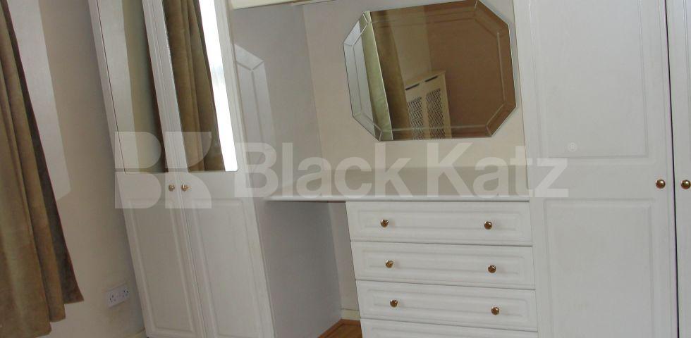 			NEW INSTRUCTION (private parking/ garage, 3 Bedroom, 1 bath, 1 reception End Terraced House			 Nightingale Vale , Woolwich 