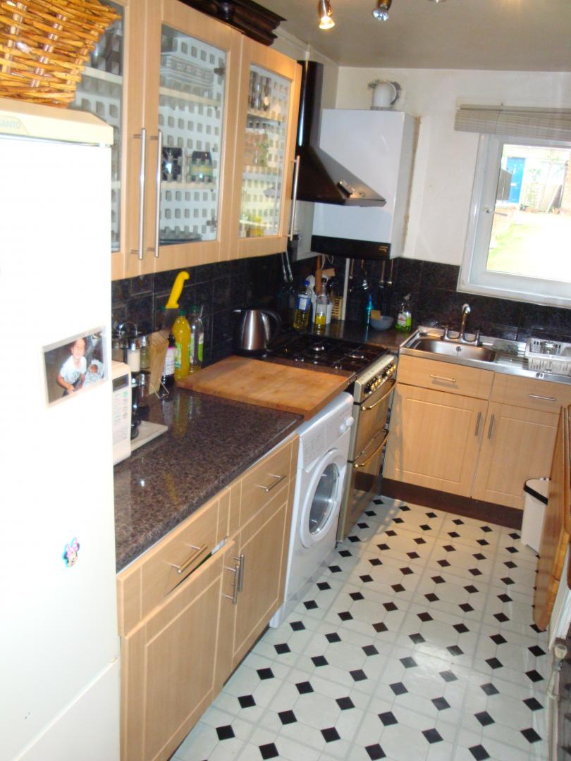 			CLOSE TO MIDDLESEX UNI!, 1 Bedroom, 1 bath, 1 reception Flat			 Victoria Road, HENDON/MIDDLESEX UNIVERSITY