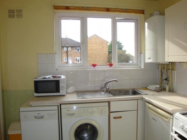 			COMMUNAL GARDENS!, 2 Bedroom, 1 bath, 1 reception Flat			 Cricklewood Lane, CHILDS HILL/GOLDERS GREEN