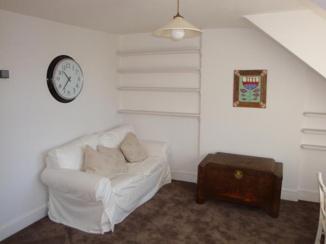 			2 Bedroom, 1 bath, 1 reception Flat			 Cotleigh Road, WEST HAMPSTEAD