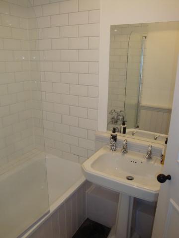 			2 Bedroom, 1 bath, 1 reception Flat			 Cotleigh Road, WEST HAMPSTEAD