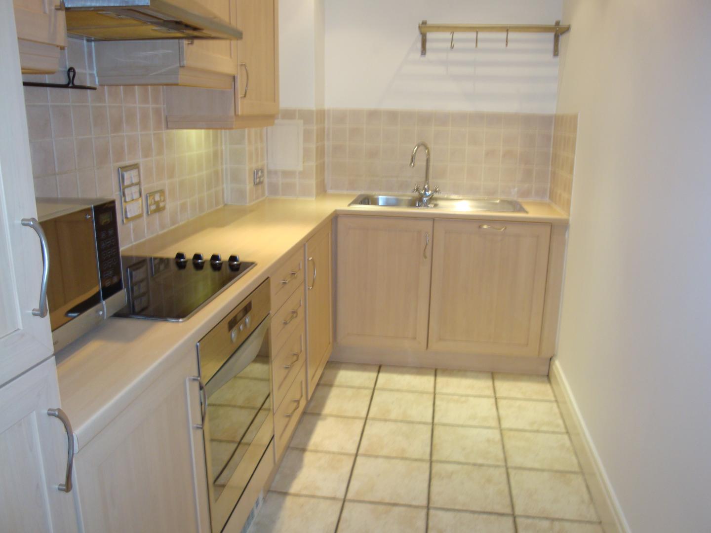 			2 Bedroom, 1 bath, 1 reception Apartment			 Chatsworth road, Willesden lane, WILLESDEN GREEN