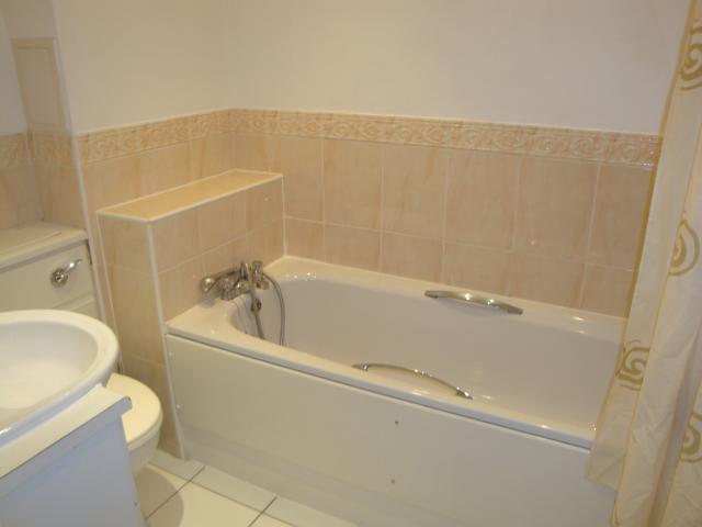 			2 Bedroom, 1 bath, 1 reception Apartment			 Chatsworth road, Willesden lane, WILLESDEN GREEN