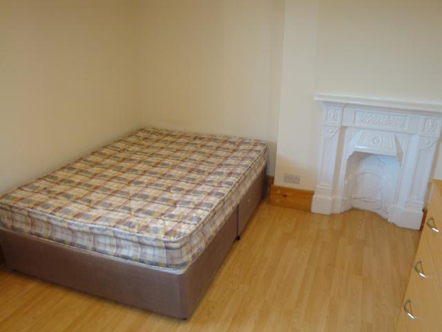 			NEW INSTRUCTION, 1 Bedroom, 1 bath, 1 reception Flat			 Salusbury Road, QUEENS PARK