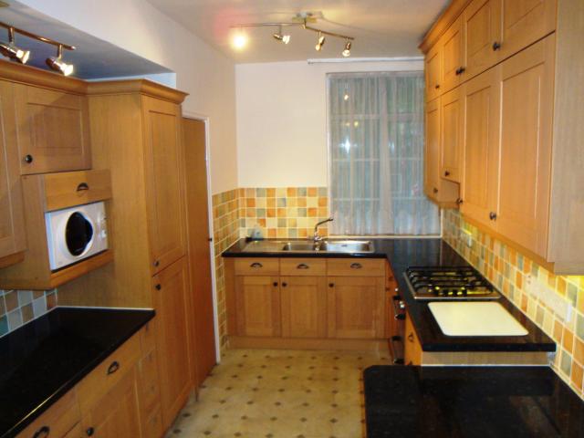 			NEW INSTRUCTION, 3 Bedroom, 1 bath, 1 reception Flat			 Willesden Lane, KILBURN/BRONDESBURY