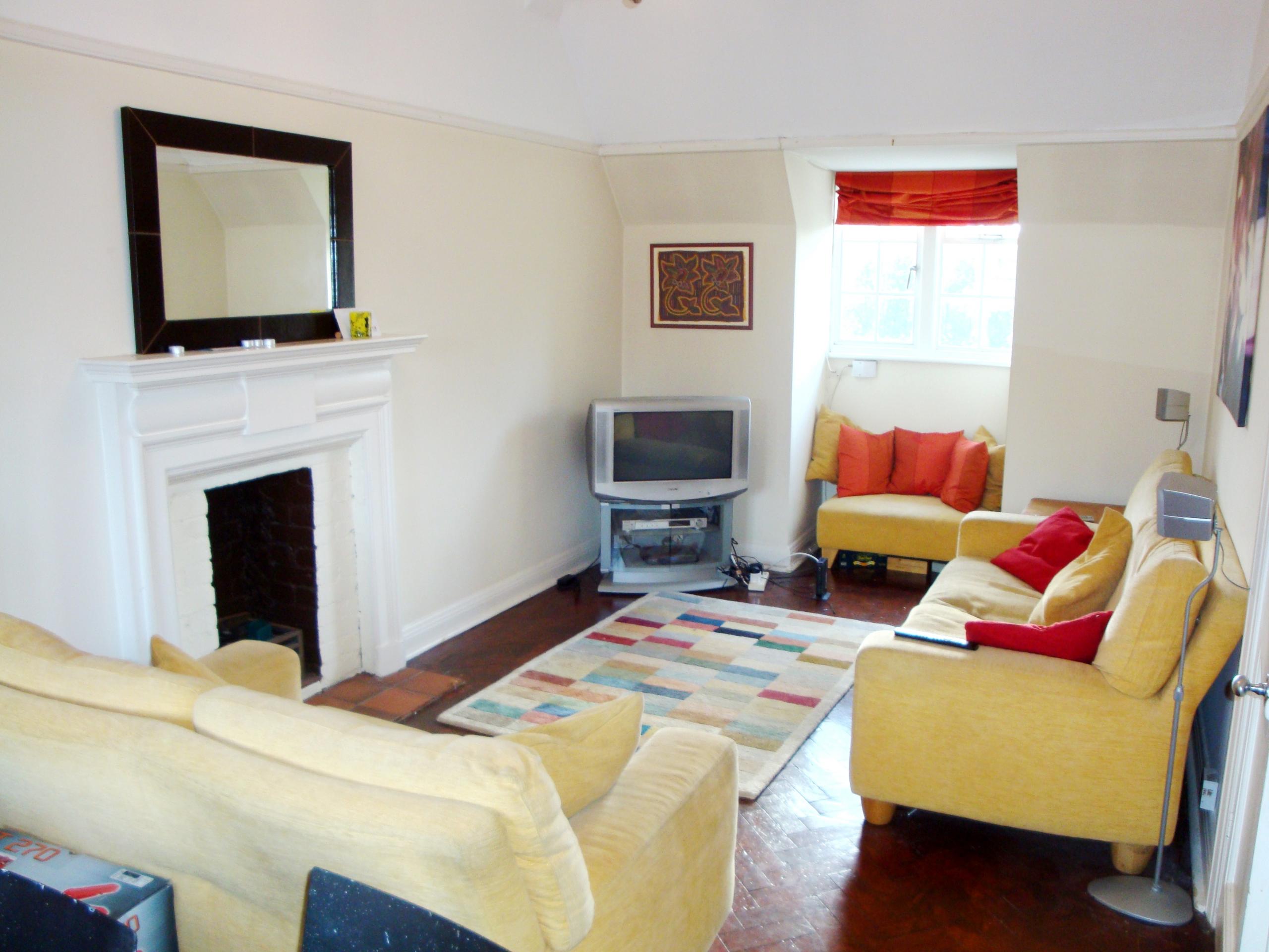 			NEW INSTRUCTION, 3 Bedroom, 1 bath, 1 reception Flat			 Lyttelton Road, EAST FINCHLEY/HAMPSTEAD GARDEN SUBURB N2