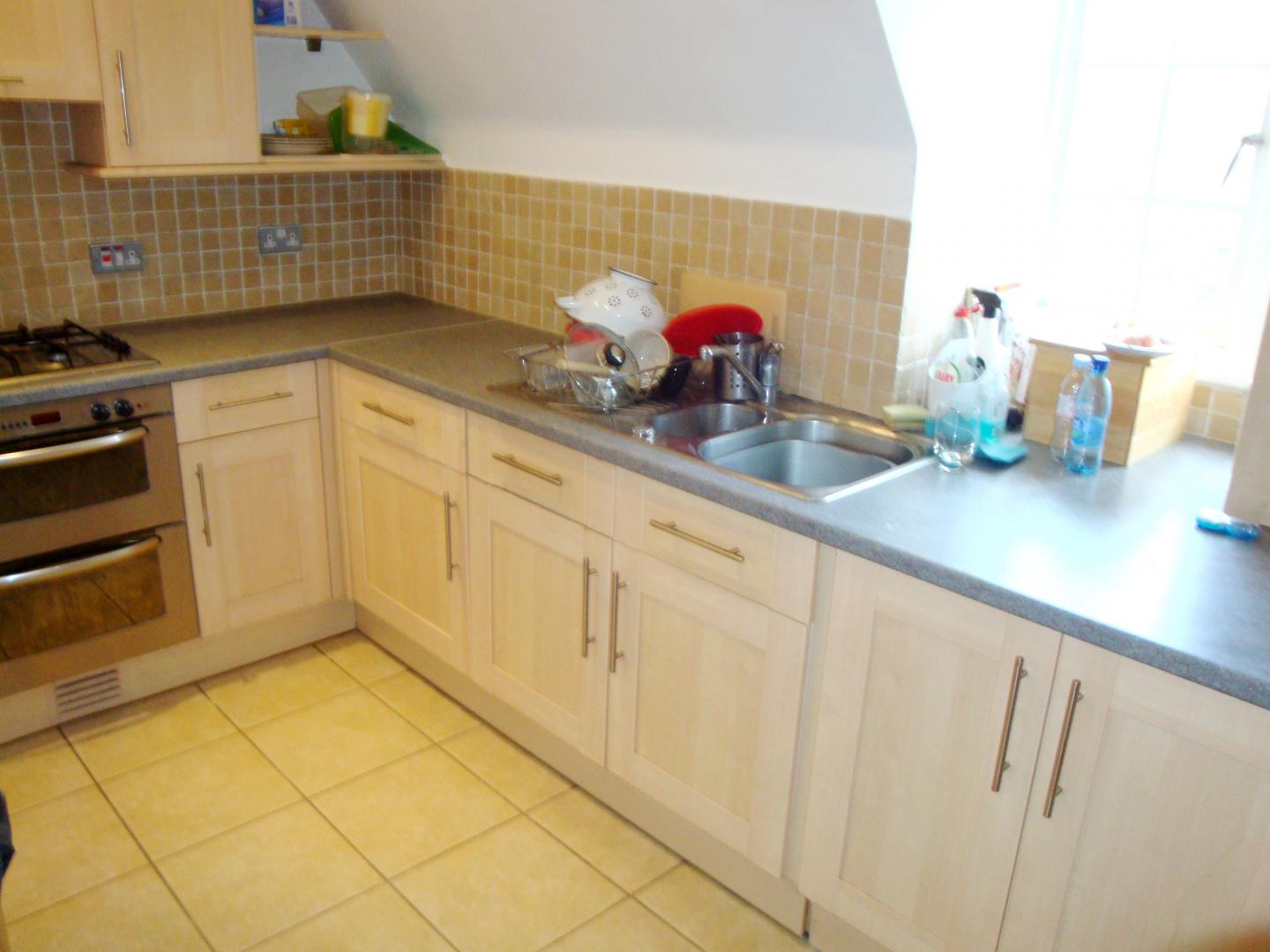 			NEW INSTRUCTION, 3 Bedroom, 1 bath, 1 reception Flat			 Lyttelton Road, EAST FINCHLEY/HAMPSTEAD GARDEN SUBURB