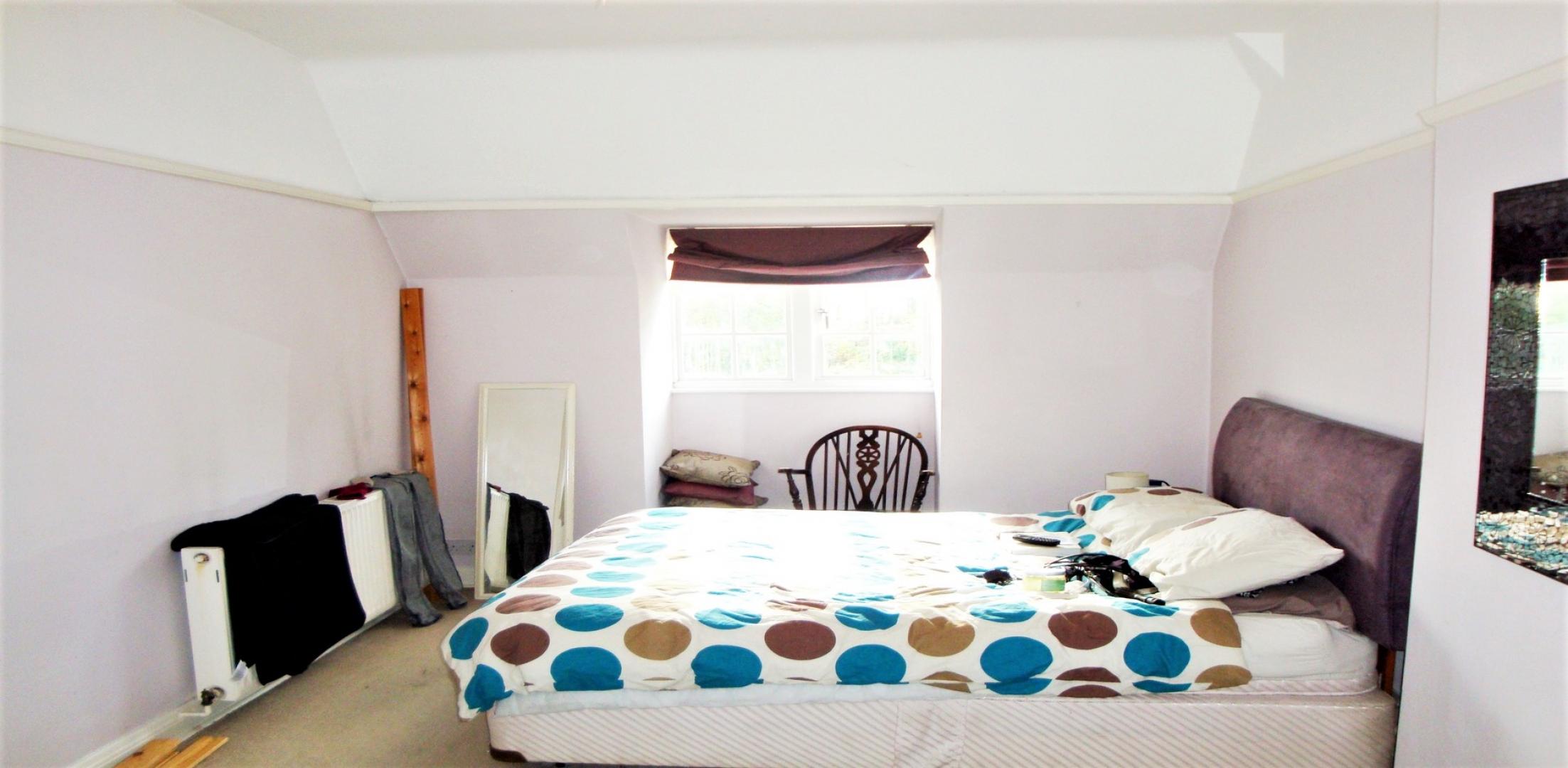 			NEW INSTRUCTION, 3 Bedroom, 1 bath, 1 reception Flat			 Lyttelton Road, EAST FINCHLEY/HAMPSTEAD GARDEN SUBURB