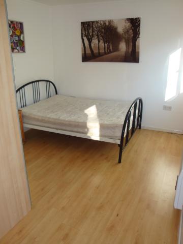 			PRIVATE GARDEN, 2 Bedroom, 1 bath, 1 reception Flat			 All Souls Ave, KENSAL GREEN