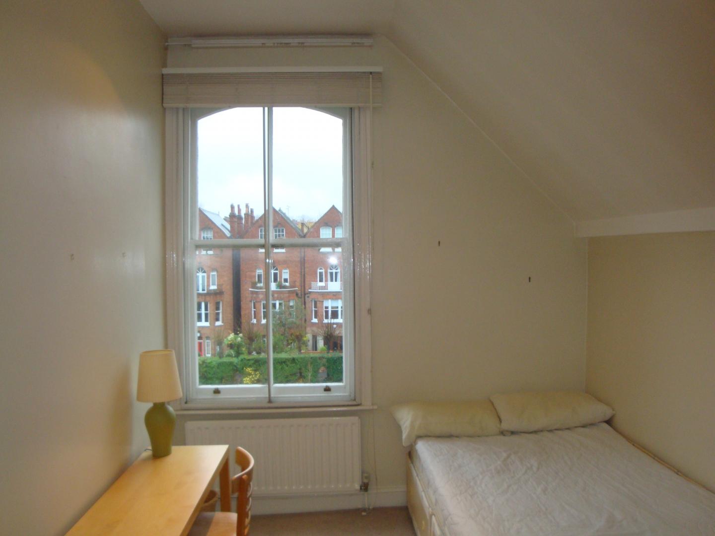 			Huge communal gardens, 2 Bedroom, 1 bath, 1 reception Flat			 Greencroft Gardens, WEST HAMPSTEAD