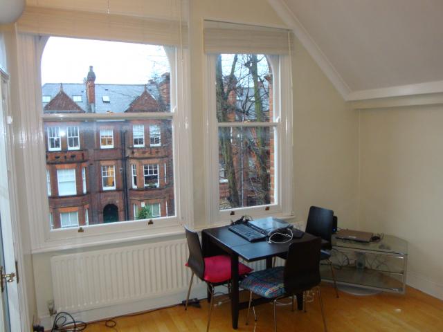 			Huge communal gardens, 2 Bedroom, 1 bath, 1 reception Flat			 Greencroft Gardens, WEST HAMPSTEAD