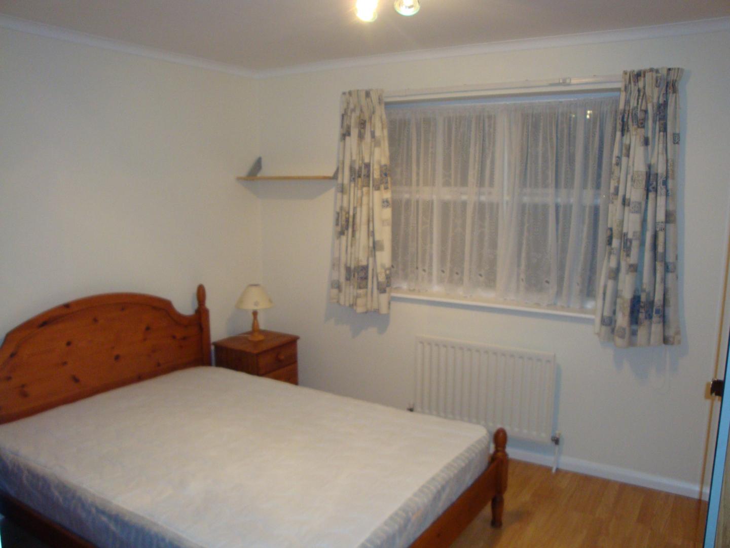 			ALLOCATED OFF STREET PARKING, 2 Bedroom, 1 bath, 1 reception Flat			 Shaftesbury Gardens, WILLESDEN