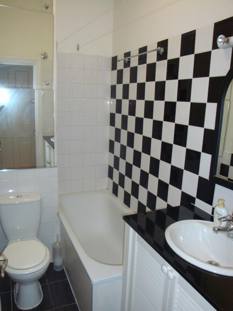 			1 Bedroom, 1 bath, 1 reception Flat			 Denholme Road, QUEENS PARK